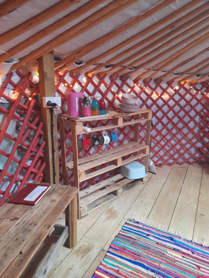 Alder Yurt Wych Elm Glamping Helston Exterior foto